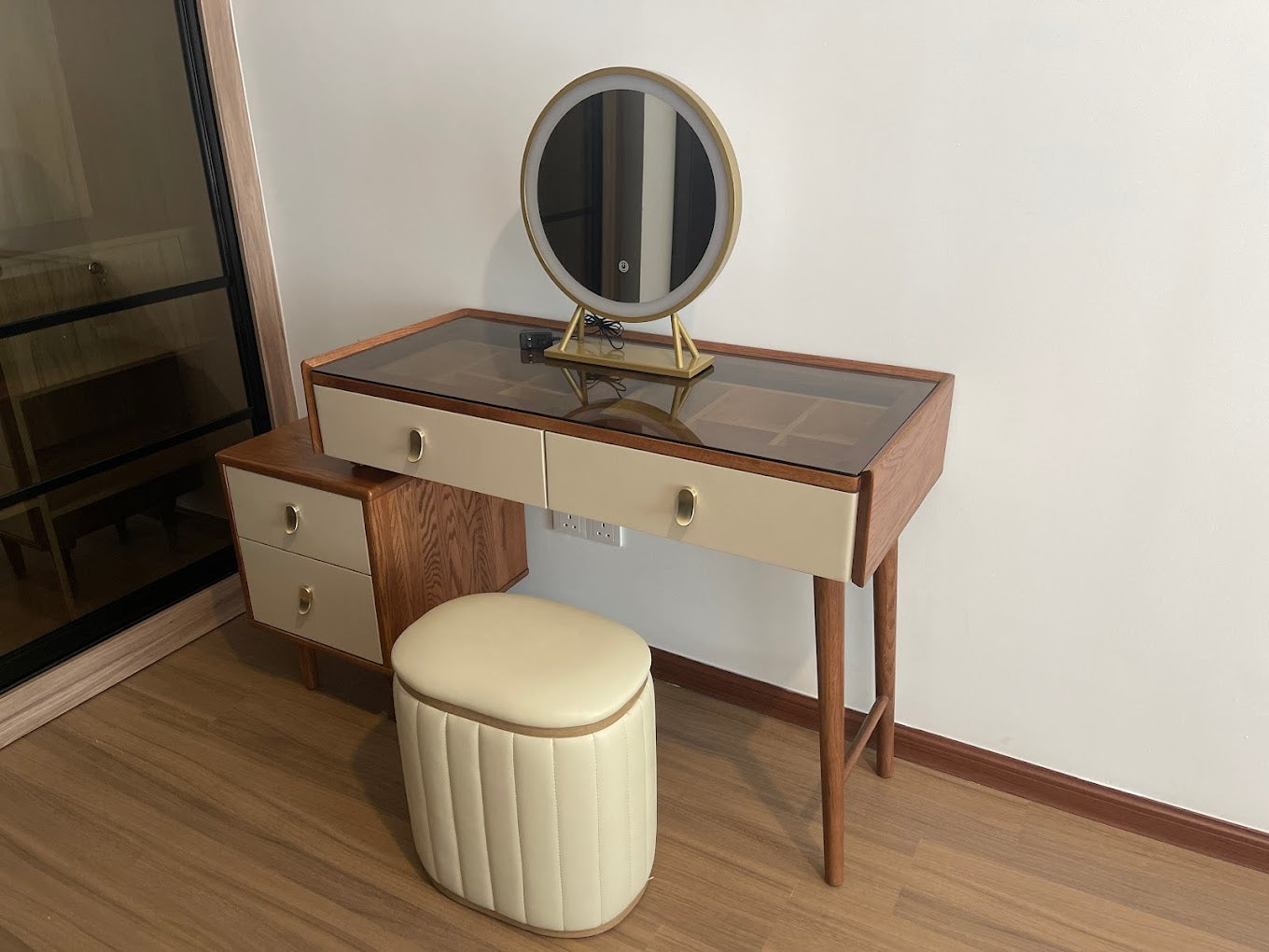 Asofer Dressing with Mirror and